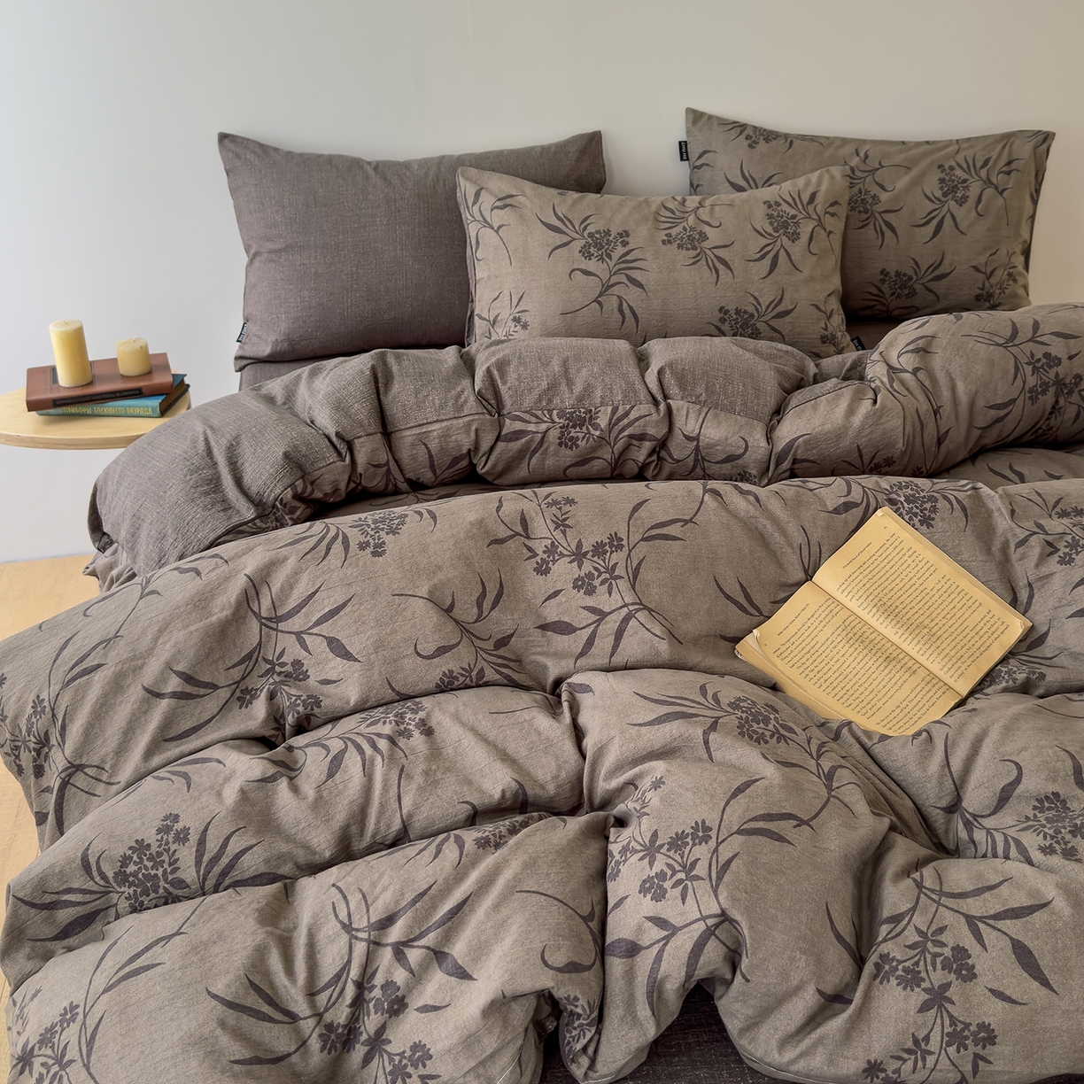 91家纺网 家纺一手货源 找家纺 竹合家纺 2025秋冬新品爆款加厚高克重复古风皱皱印花四件套 玉茗