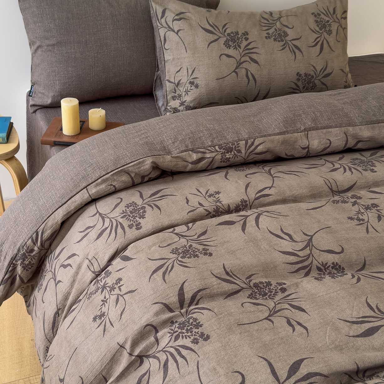 91家纺网 家纺一手货源 找家纺 竹合家纺 2025秋冬新品爆款加厚高克重复古风皱皱印花四件套 玉茗