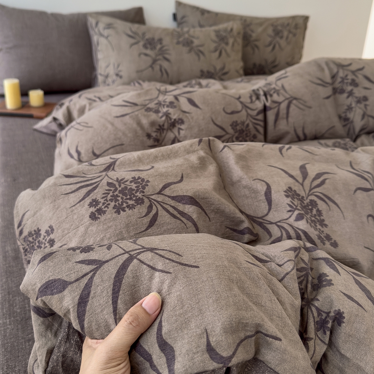 91家纺网 家纺一手货源 找家纺 竹合家纺 2025秋冬新品爆款加厚高克重复古风皱皱印花四件套 玉茗