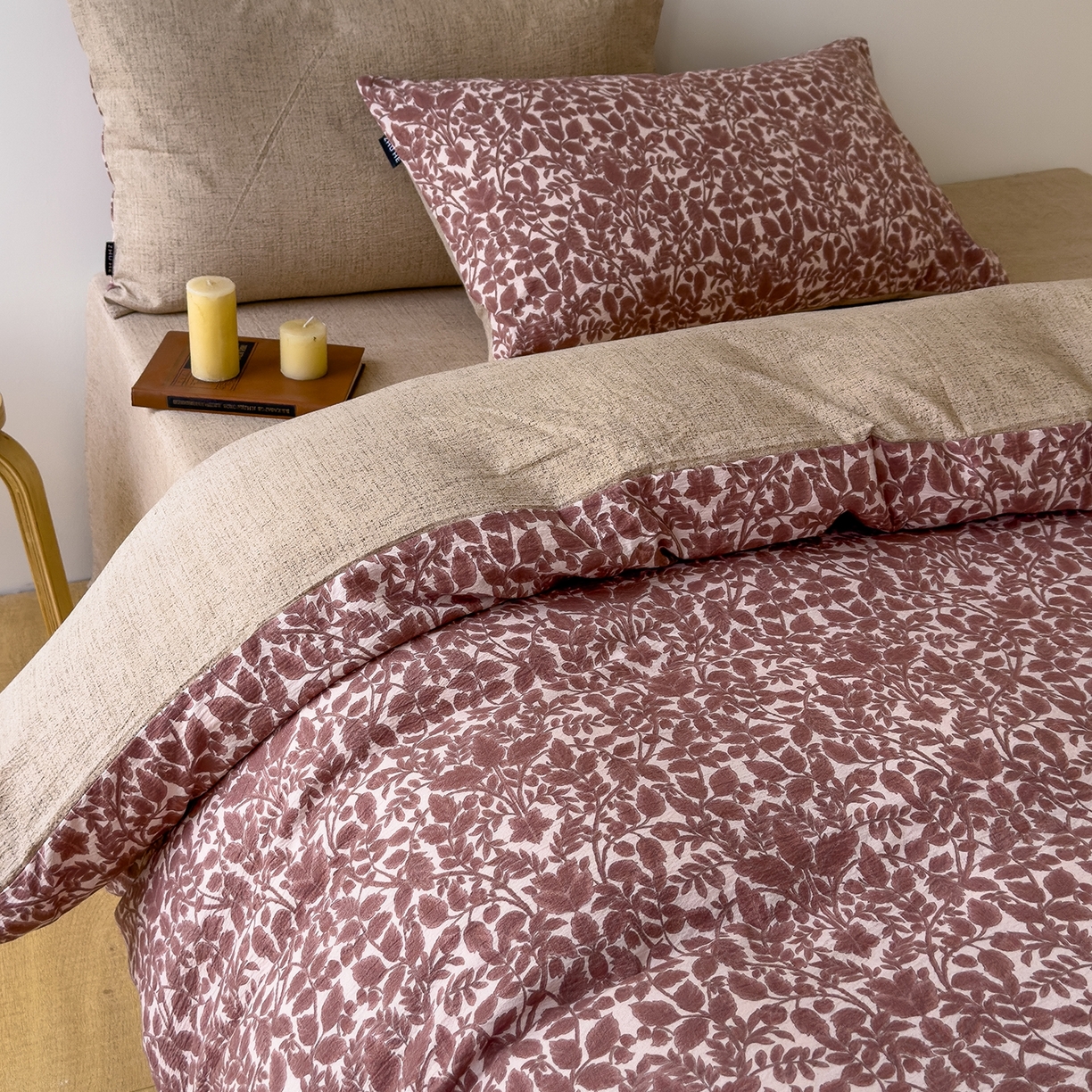 91家纺网 家纺一手货源 找家纺 竹合家纺 2025秋冬新品爆款加厚高克重复古风皱皱印花四件套 古奈-红