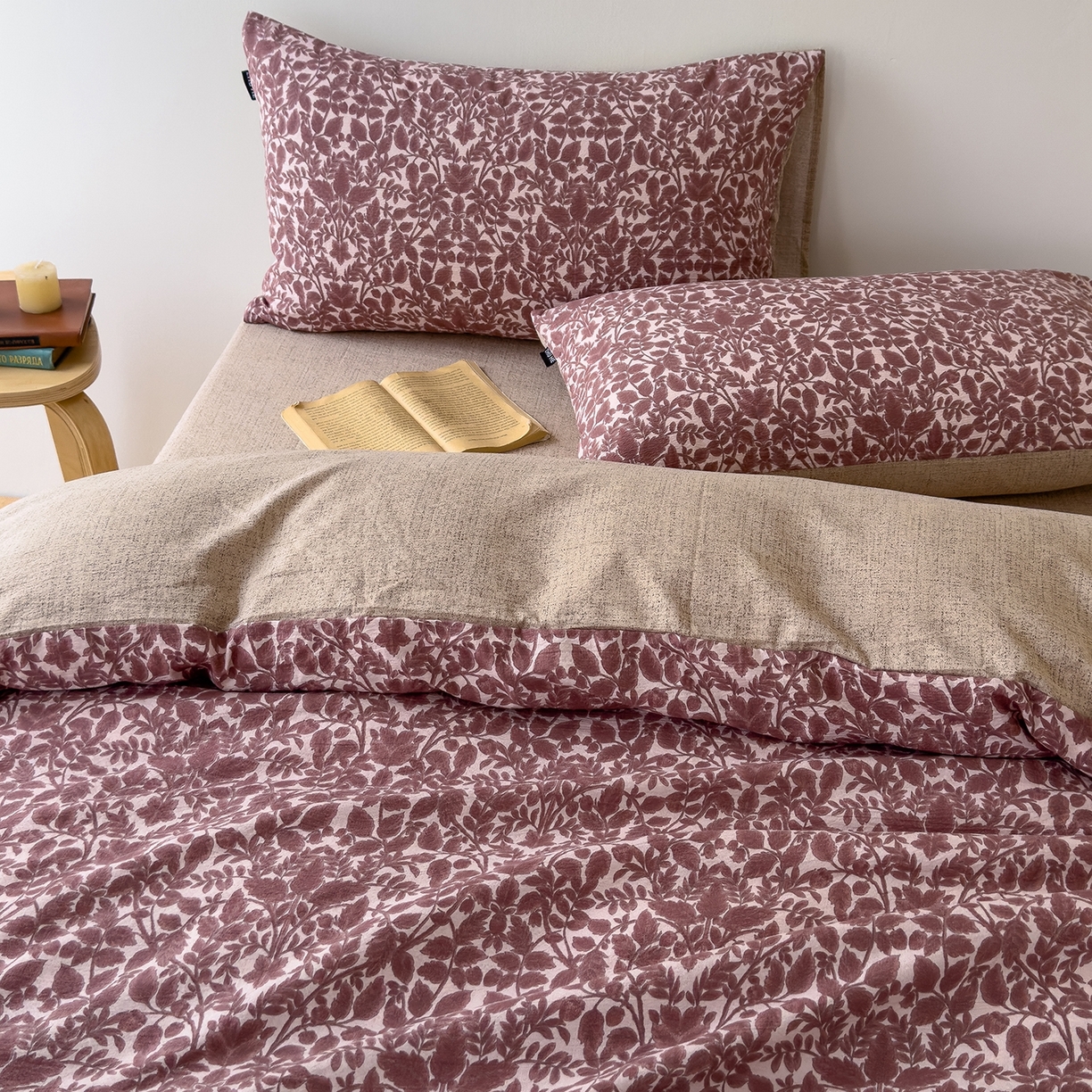 91家纺网 家纺一手货源 找家纺 竹合家纺 2025秋冬新品爆款加厚高克重复古风皱皱印花四件套 古奈-红