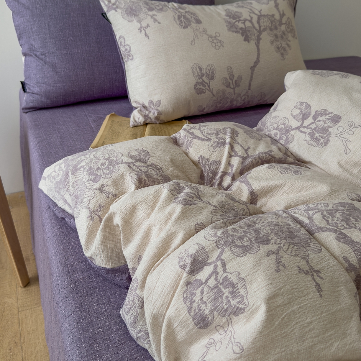 91家纺网 家纺一手货源 找家纺 竹合家纺 2025秋冬新品爆款加厚高克重复古风皱皱印花四件套 砚秋