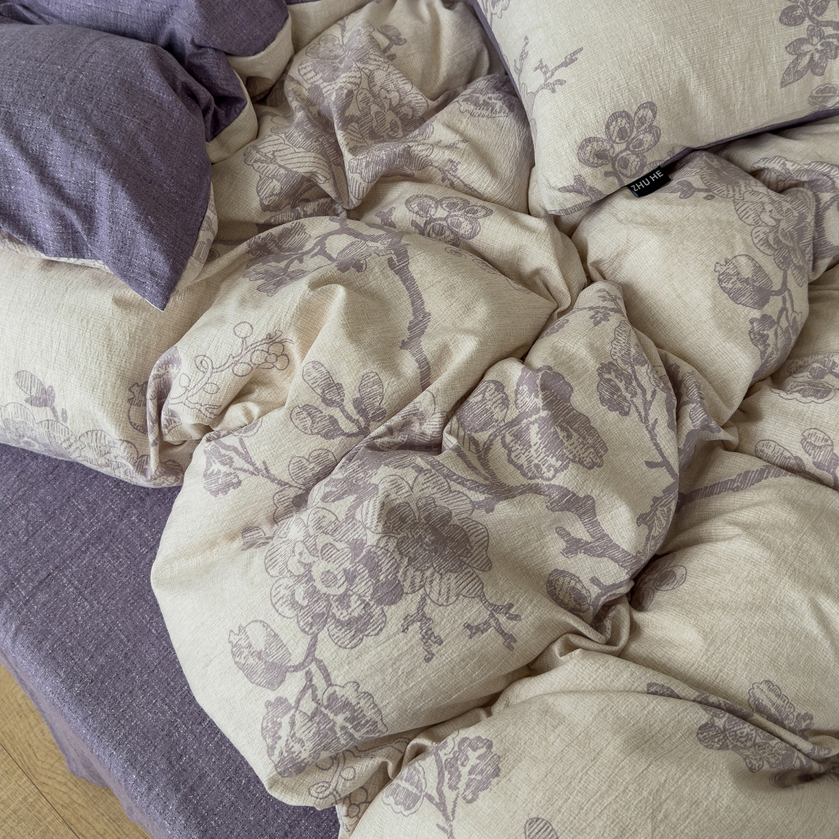 91家纺网 家纺一手货源 找家纺 竹合家纺 2025秋冬新品爆款加厚高克重复古风皱皱印花四件套 砚秋