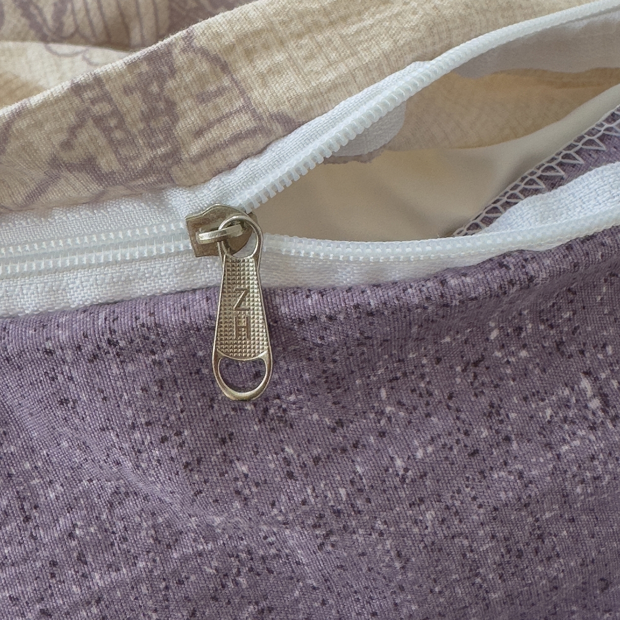 91家纺网 家纺一手货源 找家纺 竹合家纺 2025秋冬新品爆款加厚高克重复古风皱皱印花四件套 砚秋