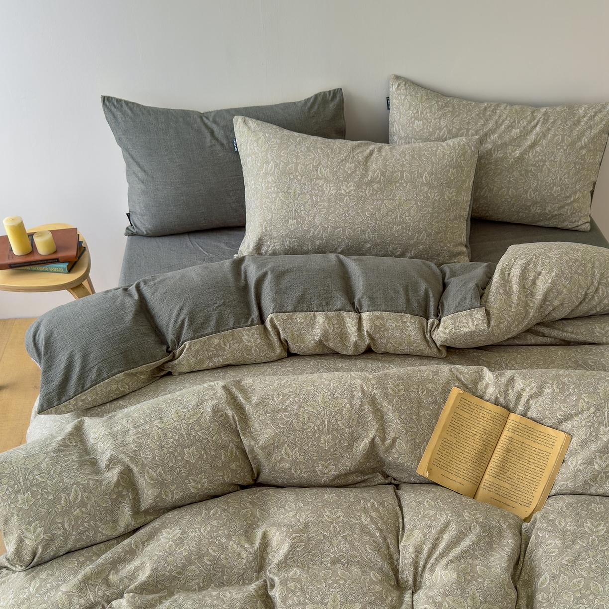 91家纺网 家纺一手货源 找家纺 竹合家纺 2025秋冬新品爆款加厚高克重复古风皱皱印花四件套 古奈-绿