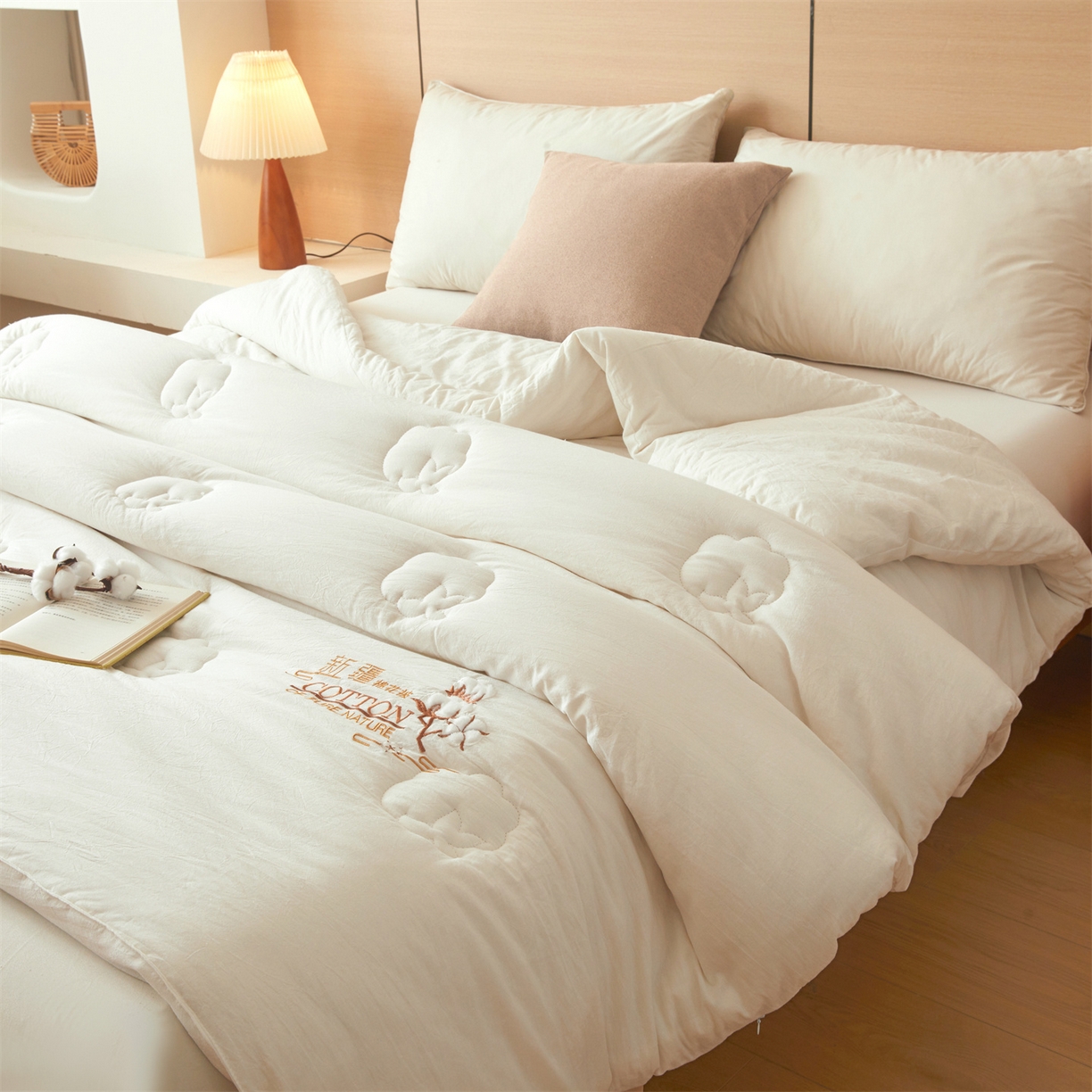 91家纺网 家纺一手货源 找家纺 西域种棉人·千百笠 2025新款A类填充100%棉新疆棉花被子毛巾绣贴布绣冬被棉被全棉冬季加厚保暖纯棉花被芯 贵族-白