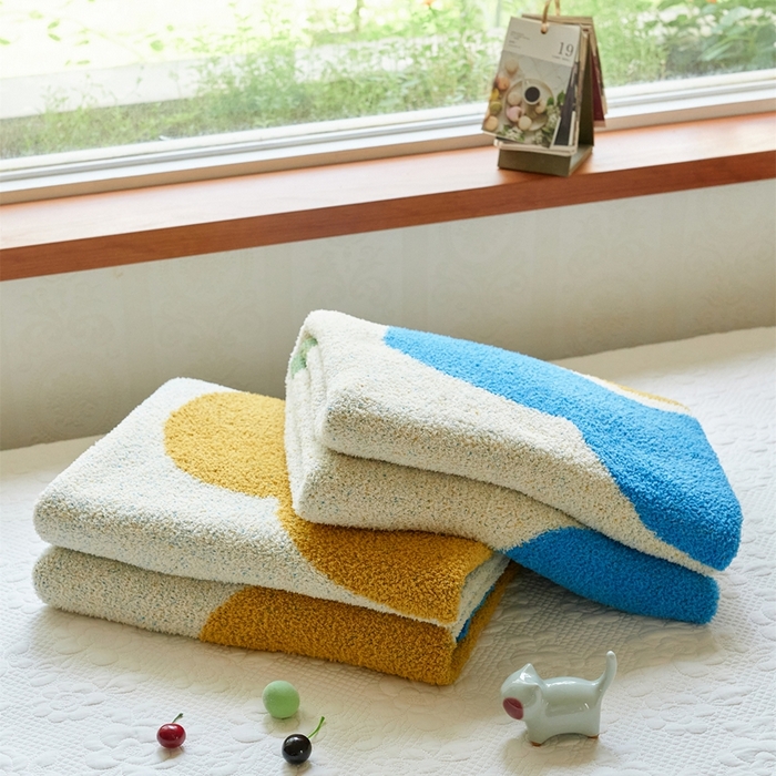 91家纺网 家纺一手货源 找家纺 暖绵绵家纺 2025新款亲肤舒适半边绒盖毯毛毯-泽菲林（最低零售价：173元） 组合仅供参考