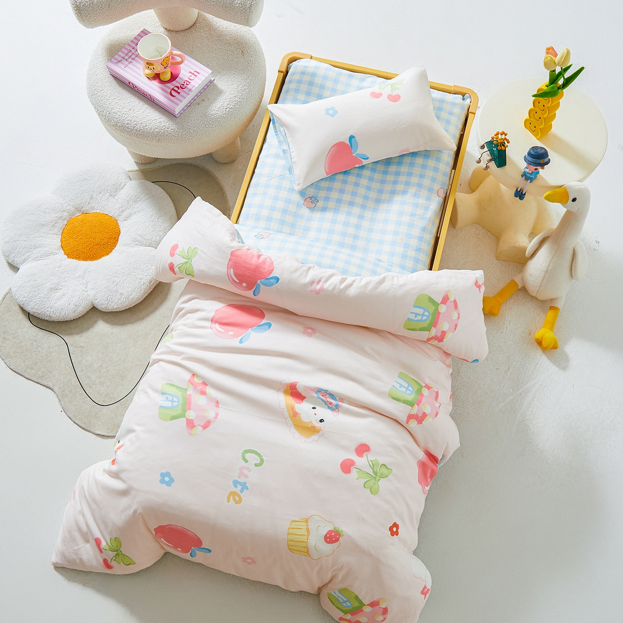 91家纺网 家纺一手货源 找家纺 西域种棉人·千百笠 2025新款100%全棉幼儿园被子三件套被套纯棉儿童六件套宝宝入园专用被套被褥含芯七件套 美味甜心