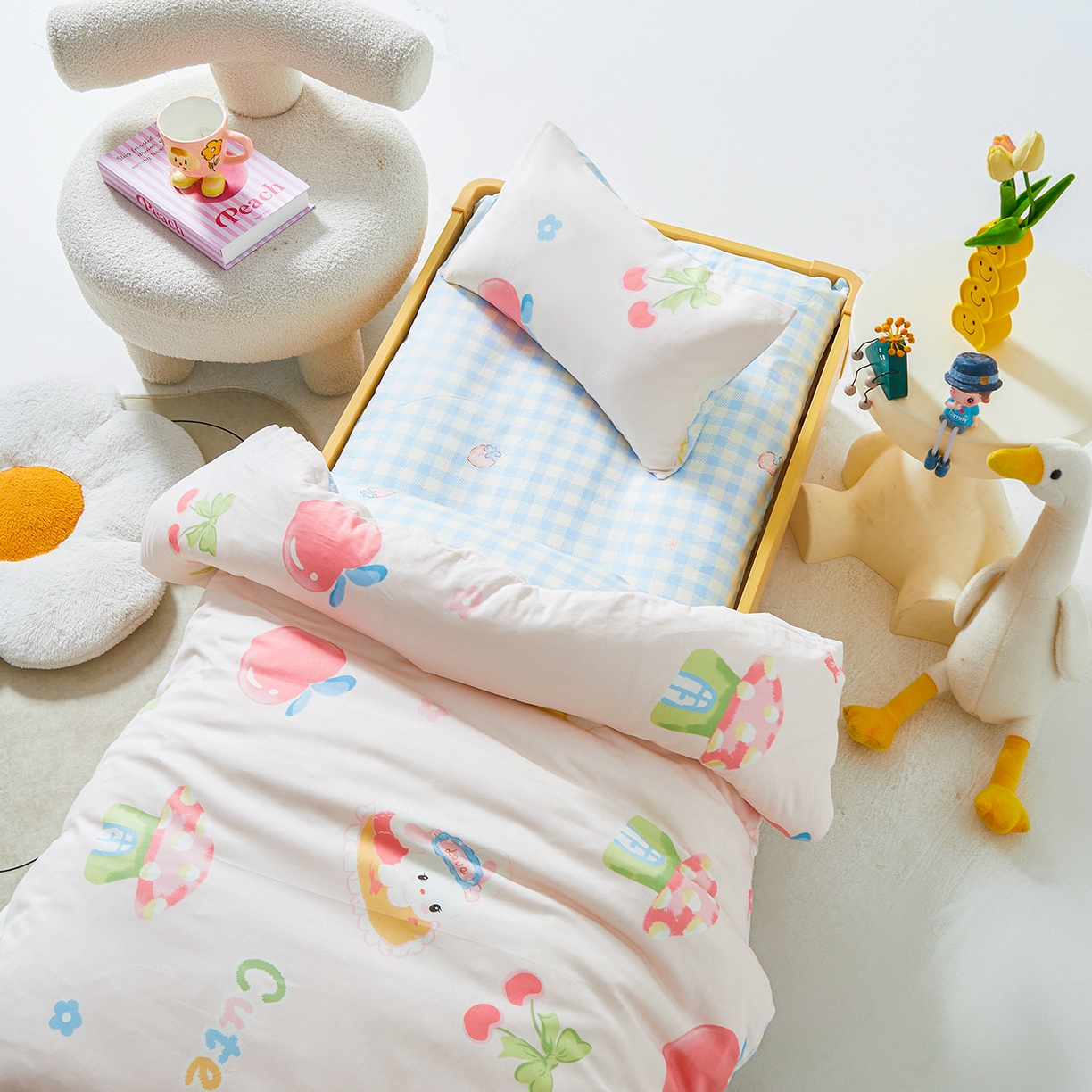 91家纺网 家纺一手货源 找家纺 西域种棉人·千百笠 2025新款100%全棉幼儿园被子三件套被套纯棉儿童六件套宝宝入园专用被套被褥含芯七件套 美味甜心