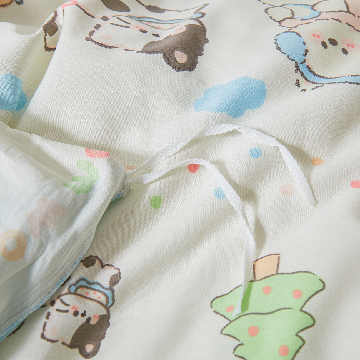 91家纺网 家纺一手货源 找家纺 西域种棉人·千百笠 2025新款100%全棉幼儿园被子三件套被套纯棉儿童六件套宝宝入园专用被套被褥含芯七件套 圣诞派对