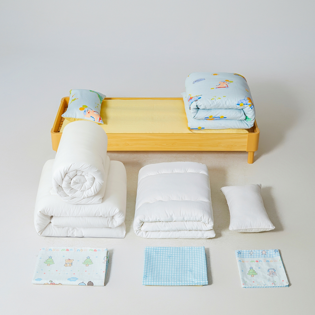 91家纺网 家纺一手货源 找家纺 西域种棉人·千百笠 2025新款100%全棉幼儿园被子三件套被套纯棉儿童六件套宝宝入园专用被套被褥含芯七件套 圣诞派对