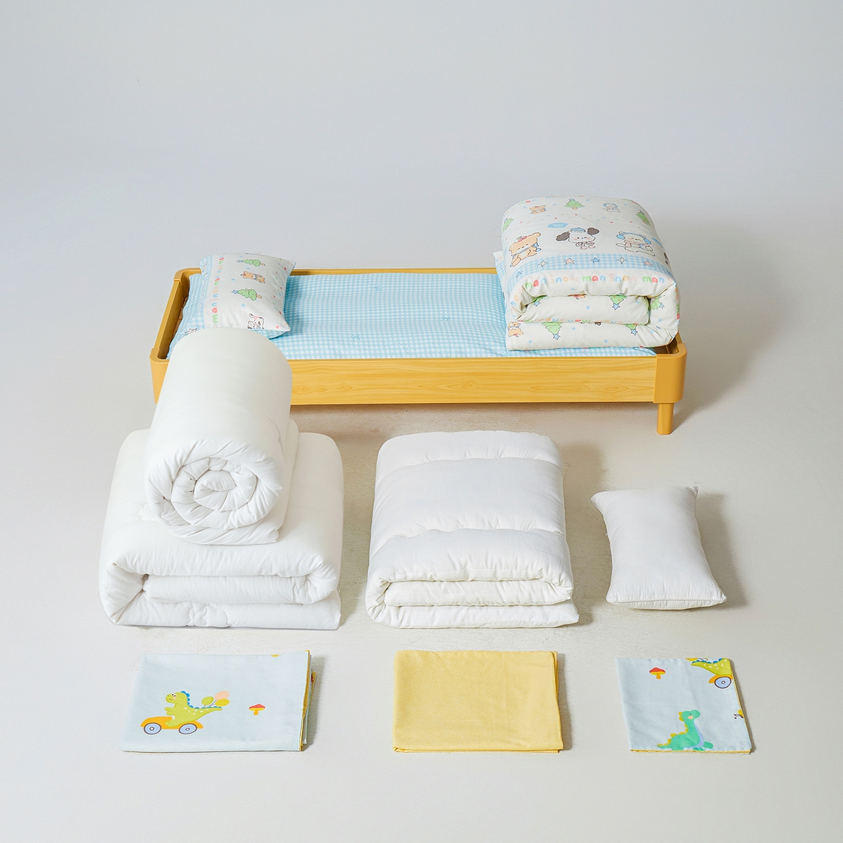 91家纺网 家纺一手货源 找家纺 西域种棉人·千百笠 2025新款100%全棉幼儿园被子三件套被套纯棉儿童六件套宝宝入园专用被套被褥含芯七件套 淘气恐龙