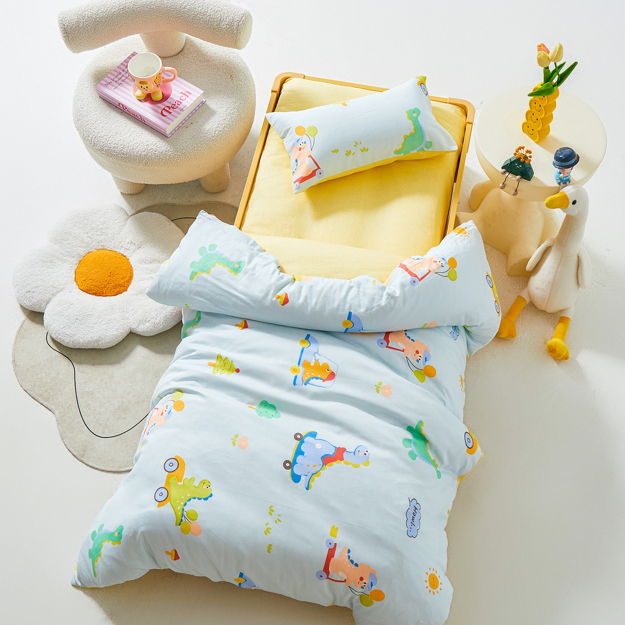 91家纺网 家纺一手货源 找家纺 西域种棉人·千百笠 2025新款100%全棉幼儿园被子三件套被套纯棉儿童六件套宝宝入园专用被套被褥含芯七件套 淘气恐龙