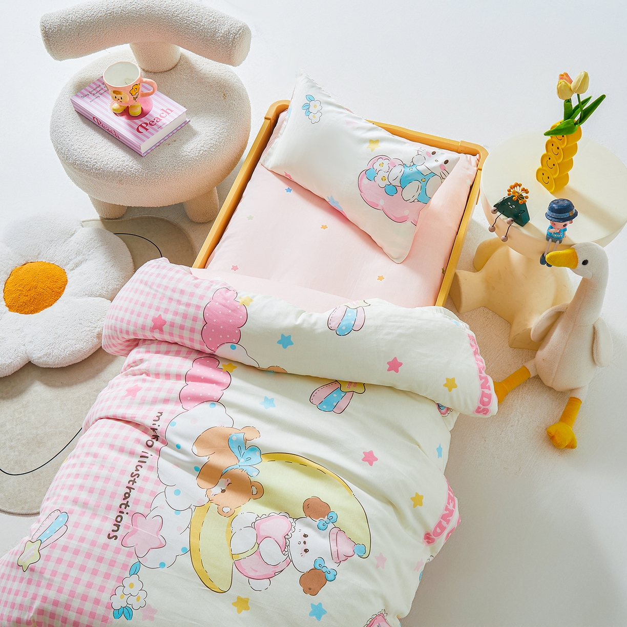 91家纺网 家纺一手货源 找家纺 西域种棉人·千百笠 2025新款100%全棉幼儿园被子三件套被套纯棉儿童六件套宝宝入园专用被套被褥含芯七件套 云朵梦