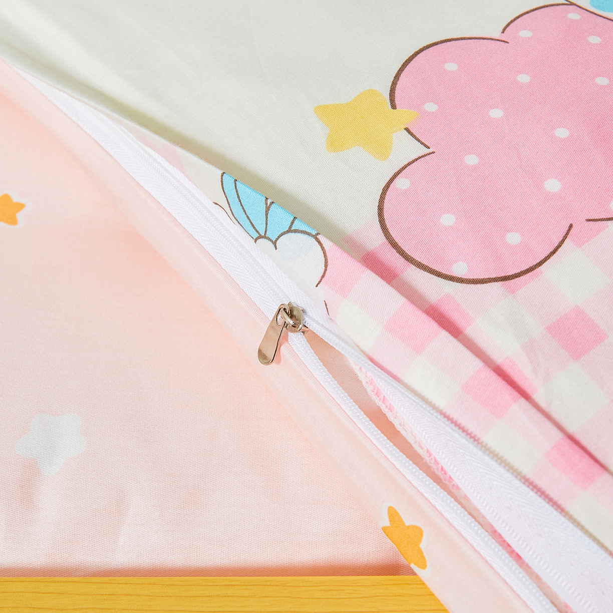 91家纺网 家纺一手货源 找家纺 西域种棉人·千百笠 2025新款100%全棉幼儿园被子三件套被套纯棉儿童六件套宝宝入园专用被套被褥含芯七件套 云朵梦