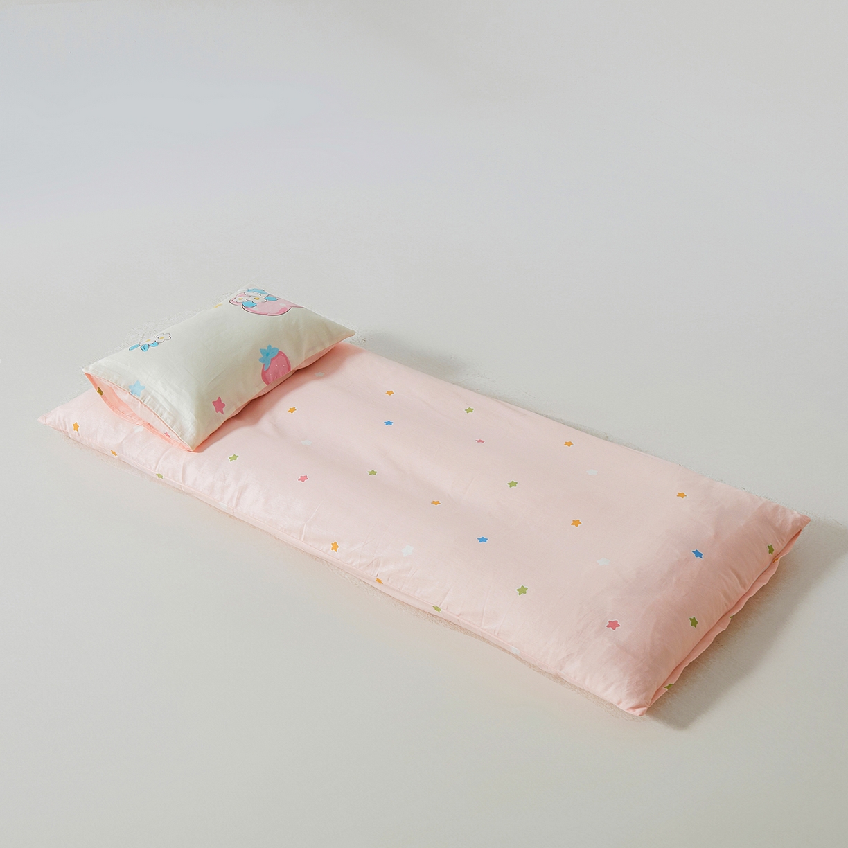 91家纺网 家纺一手货源 找家纺 西域种棉人·千百笠 2025新款100%全棉幼儿园被子三件套被套纯棉儿童六件套宝宝入园专用被套被褥含芯七件套 云朵梦