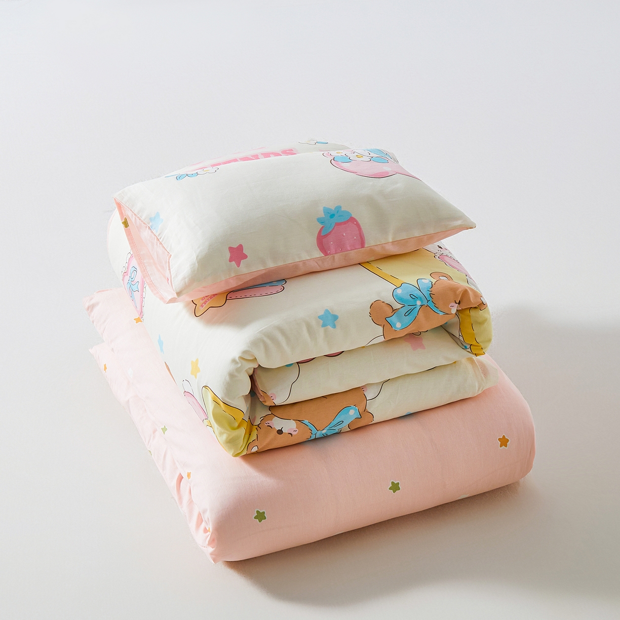 91家纺网 家纺一手货源 找家纺 西域种棉人·千百笠 2025新款100%全棉幼儿园被子三件套被套纯棉儿童六件套宝宝入园专用被套被褥含芯七件套 云朵梦