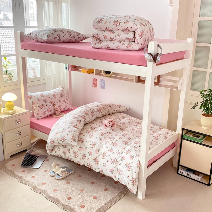 91家纺网 家纺一手货源 找家纺 芷凡家纺 2025新款水洗棉双层纱学生三件套四件套学生宿舍上下铺三件套 清新粉桃