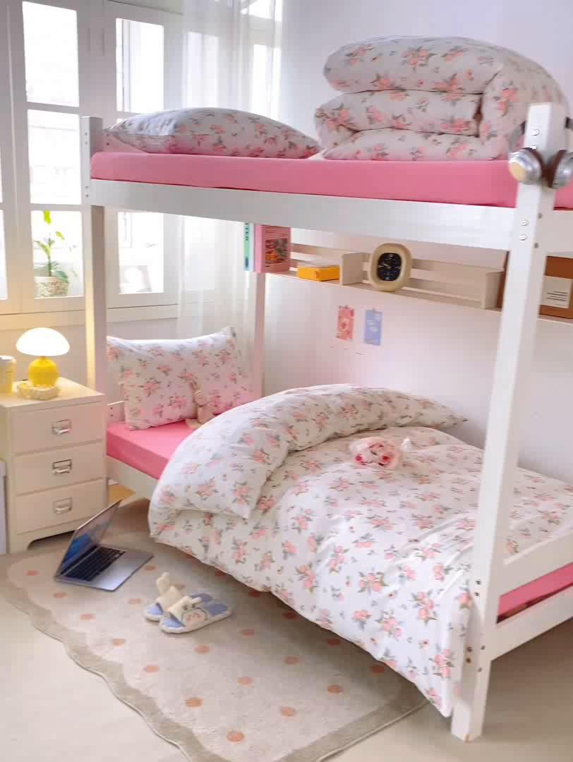 91家纺网 家纺一手货源 找家纺 芷凡家纺 2025新款水洗棉双层纱学生三件套四件套学生宿舍上下铺三件套 清新粉桃