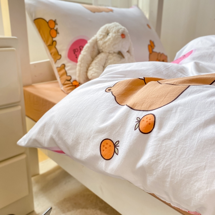 91家纺网 家纺一手货源 找家纺 芷凡家纺 2025新款水洗棉双层纱学生三件套四件套学生宿舍上下铺三件套 萌熊