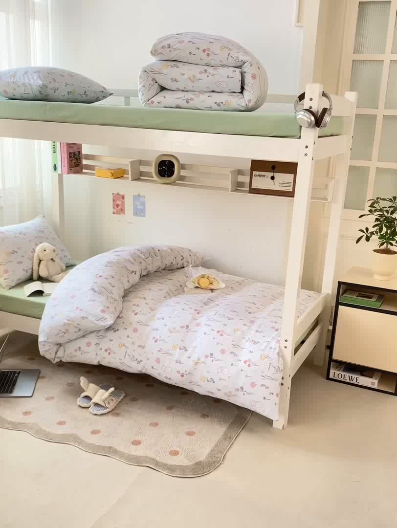 91家纺网 家纺一手货源 找家纺 芷凡家纺 2025新款水洗棉双层纱学生三件套四件套学生宿舍上下铺三件套 缤纷兔