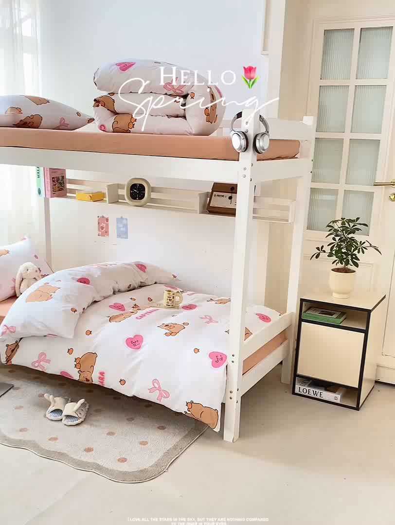 91家纺网 家纺一手货源 找家纺 芷凡家纺 2025新款水洗棉双层纱学生三件套四件套学生宿舍上下铺三件套 萌熊