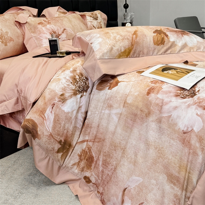 91家纺网 家纺一手货源 找家纺 绒棉世家 2025新款80S贡缎长绒棉拼角工艺数码印花四件套 花色依人-粉