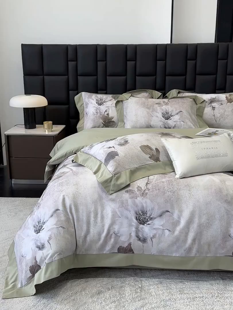 91家纺网 家纺一手货源 找家纺 绒棉世家 2025新款80S贡缎长绒棉拼角工艺数码印花四件套 花色依人-緑