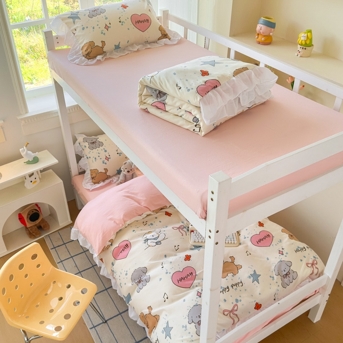 91家纺网 家纺一手货源 找家纺 海岛哥哥 2025新款开学季云柔棉韩式ins减龄花边款卡通四件套-学生款花边款系列（可提供买家秀） 花边款-元气小狗