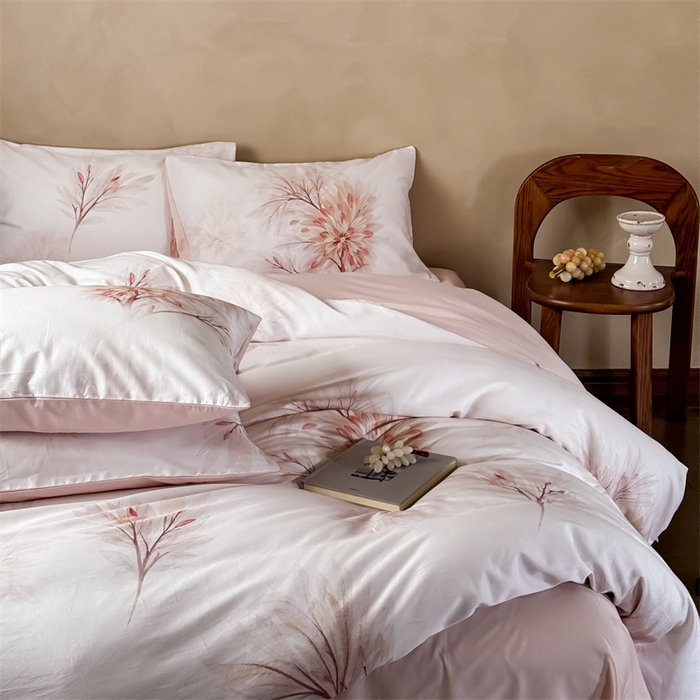 91家纺网 家纺一手货源 找家纺 绒棉世家 2025新款60贡缎数码印花长绒棉全棉四件套 茶山露水