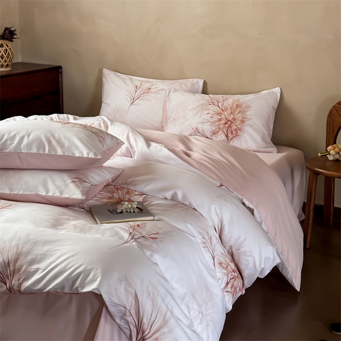 91家纺网 家纺一手货源 找家纺 绒棉世家 2025新款60贡缎数码印花长绒棉全棉四件套 茶山露水