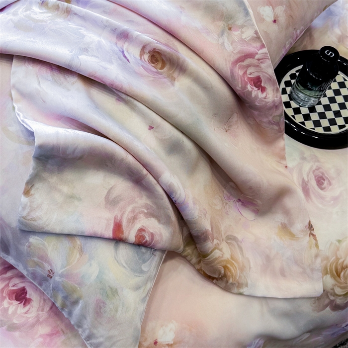 91家纺网 家纺一手货源 找家纺 绒棉世家 2025新款60贡缎数码印花长绒棉全棉四件套 凡花