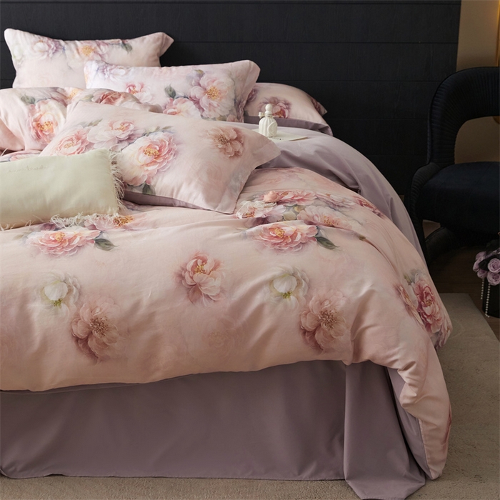 91家纺网 家纺一手货源 找家纺 绒棉世家 2025新款60贡缎数码印花长绒棉全棉四件套 绮梦花园-粉