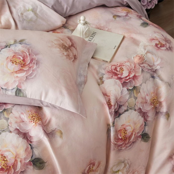 91家纺网 家纺一手货源 找家纺 绒棉世家 2025新款60贡缎数码印花长绒棉全棉四件套 绮梦花园-粉