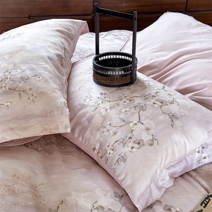 91家纺网 家纺一手货源 找家纺 绒棉世家 2025新款60贡缎数码印花长绒棉全棉四件套 倾城花恋