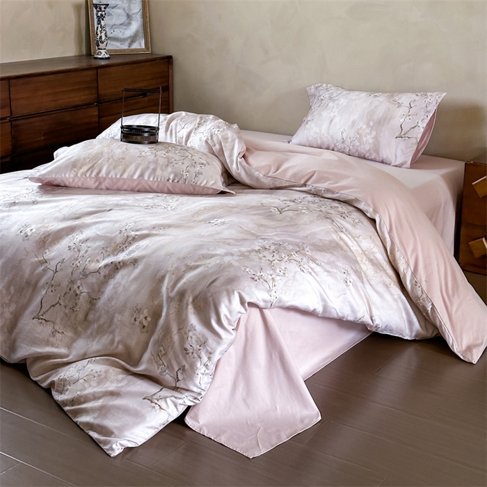 91家纺网 家纺一手货源 找家纺 绒棉世家 2025新款60贡缎数码印花长绒棉全棉四件套 倾城花恋