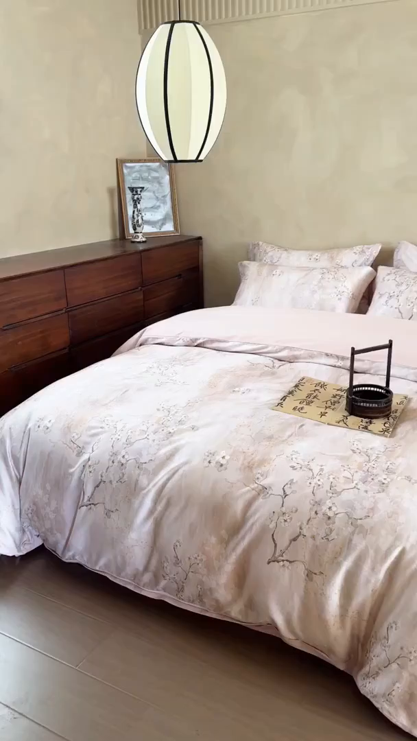 91家纺网 家纺一手货源 找家纺 绒棉世家 2025新款60贡缎数码印花长绒棉全棉四件套 倾城花恋