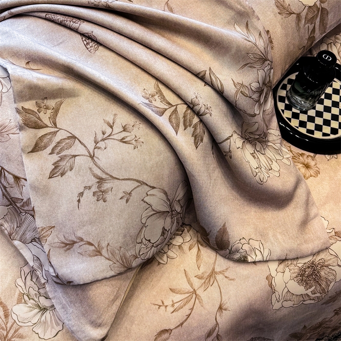 91家纺网 家纺一手货源 找家纺 绒棉世家 2025新款60贡缎数码印花长绒棉全棉四件套 秀花