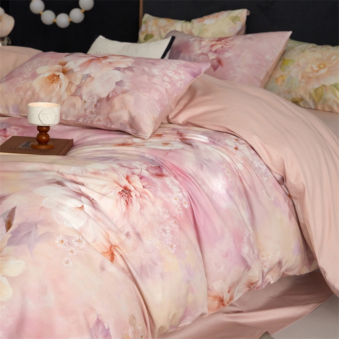 91家纺网 家纺一手货源 找家纺 绒棉世家 2025新款60贡缎数码印花长绒棉全棉四件套 繁花粉