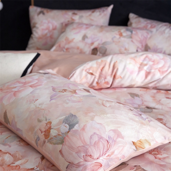 91家纺网 家纺一手货源 找家纺 绒棉世家 2025新款60贡缎数码印花长绒棉全棉四件套 花开半夏