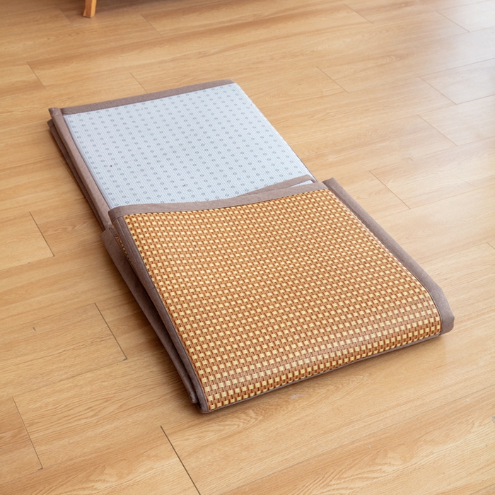 91家纺网 家纺一手货源 找家纺 北辰 2025新款席子凉席拼接地垫可折叠床垫床边垫打地铺神器 花样年华