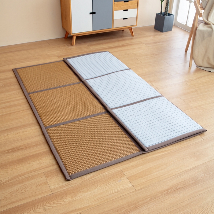 91家纺网 家纺一手货源 找家纺 北辰 2025新款席子凉席拼接地垫可折叠床垫床边垫打地铺神器 流金岁月