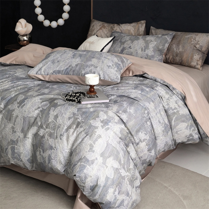 91家纺网 家纺一手货源 找家纺 绒棉世家 2025新款60贡缎数码印花长绒棉全棉四件套 秘境灰