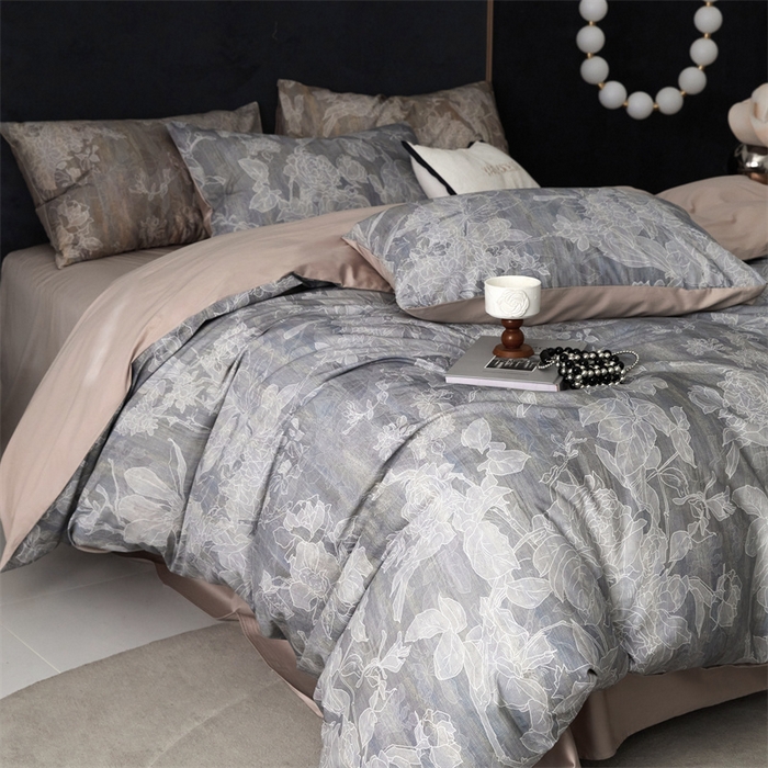 91家纺网 家纺一手货源 找家纺 绒棉世家 2025新款60贡缎数码印花长绒棉全棉四件套 秘境灰