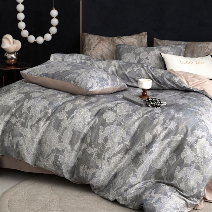 91家纺网 家纺一手货源 找家纺 绒棉世家 2025新款60贡缎数码印花长绒棉全棉四件套 秘境灰