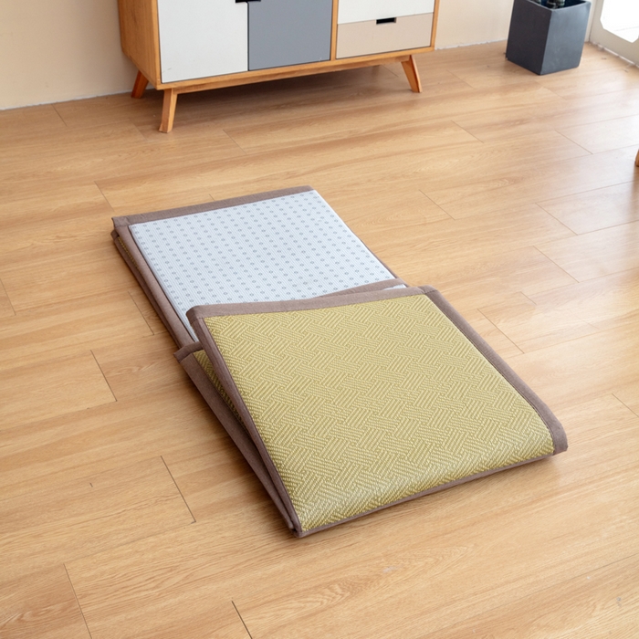 91家纺网 家纺一手货源 找家纺 北辰 2025新款席子凉席拼接地垫可折叠床垫床边垫打地铺神器 绿饼干