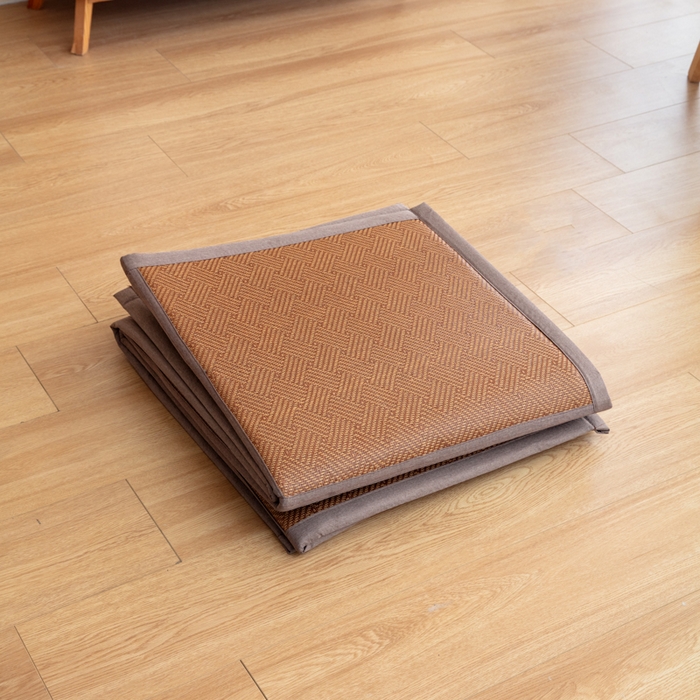 91家纺网 家纺一手货源 找家纺 北辰 2025新款席子凉席拼接地垫可折叠床垫床边垫打地铺神器 青春岁月