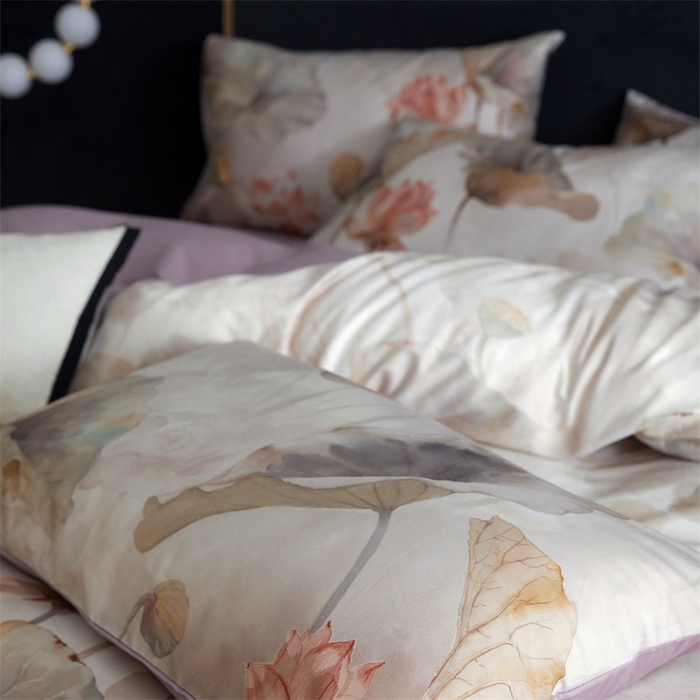 91家纺网 家纺一手货源 找家纺 绒棉世家 2025新款60贡缎数码印花长绒棉全棉四件套 且听风铃