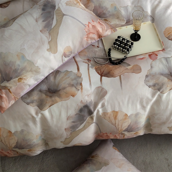 91家纺网 家纺一手货源 找家纺 绒棉世家 2025新款60贡缎数码印花长绒棉全棉四件套 且听风铃