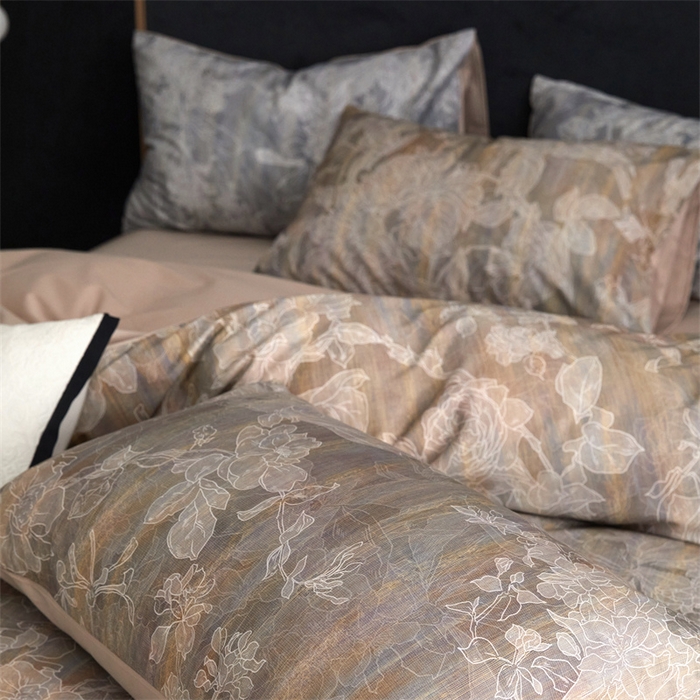 91家纺网 家纺一手货源 找家纺 绒棉世家 2025新款60贡缎数码印花长绒棉全棉四件套 远黛灰